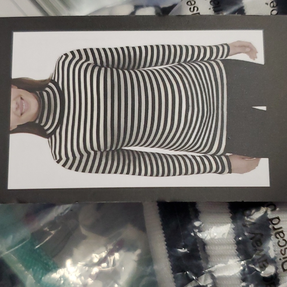 NWT Andrew Marc- Stripe Turtle Neck- XXL